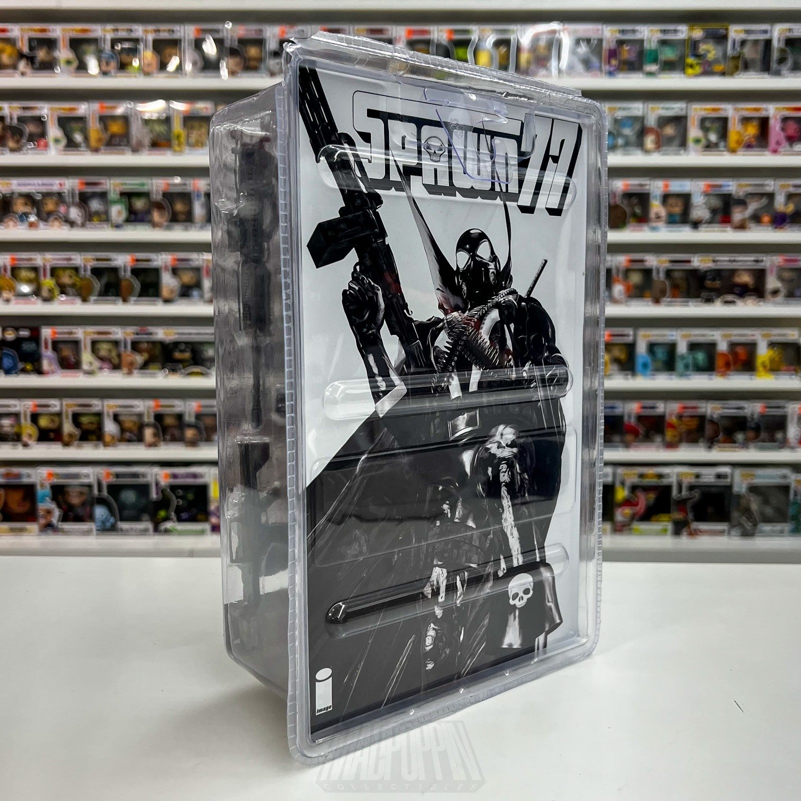 McFarlane Toys Spawn 1977 Page Punchers RED PLATINUM 7" Action Figure Comic Book