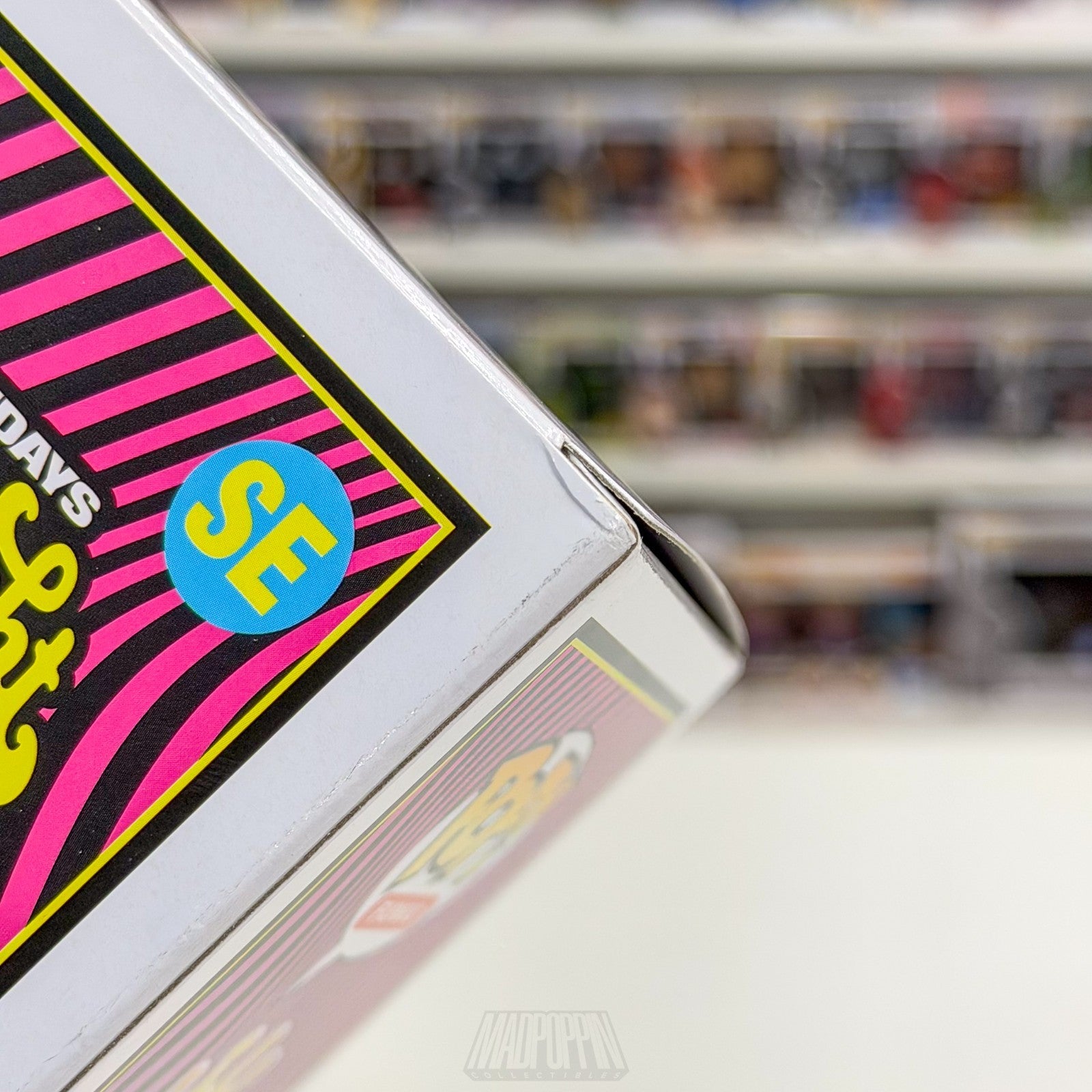 Funko Pop Fundays Blacklight Battle Freddy as Loki Metallic LE 500 PCS SE Marvel9