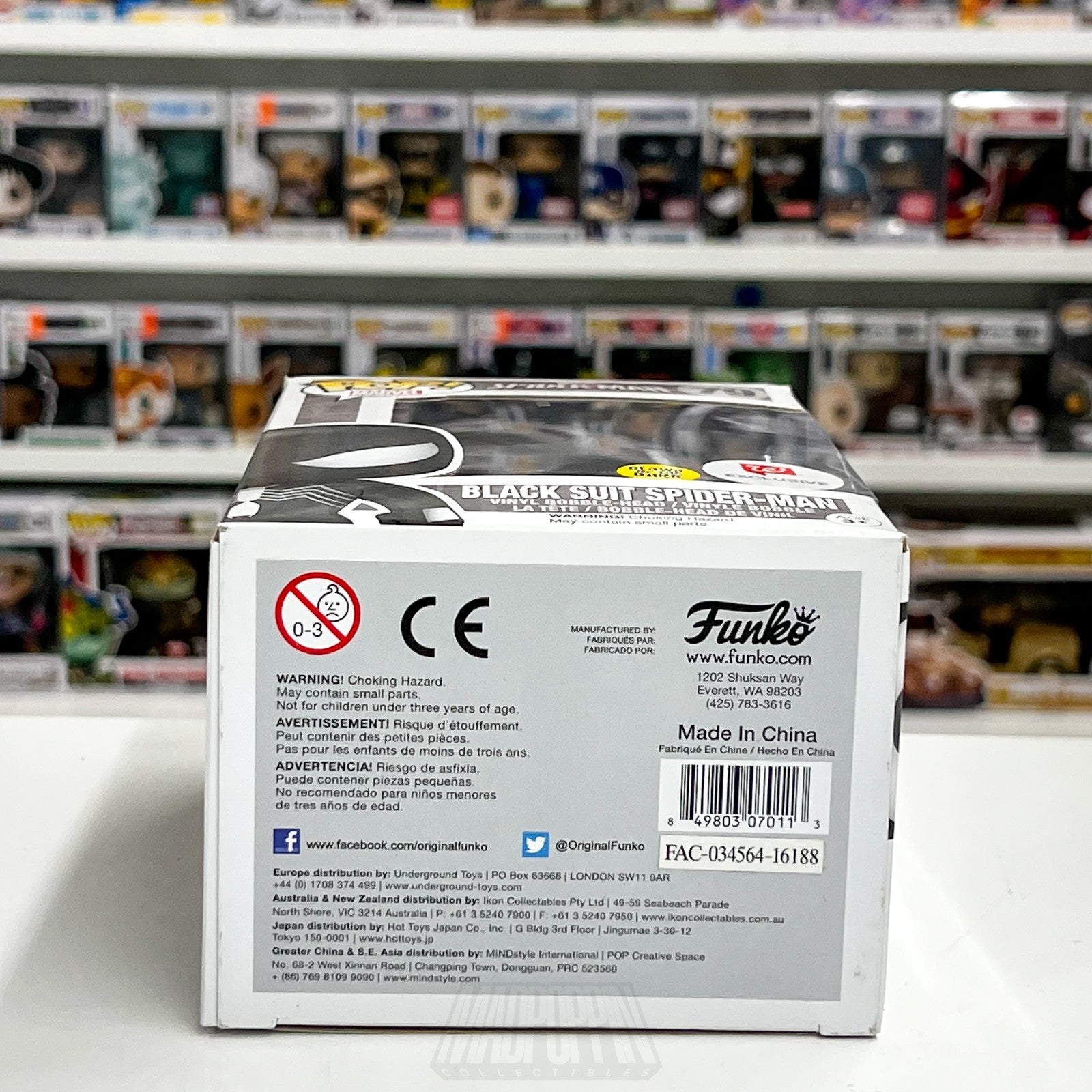 Funko Pop Marvel Black Suit SpiderMan Glow Walgreens 79 Secret Wars Toy Figure8