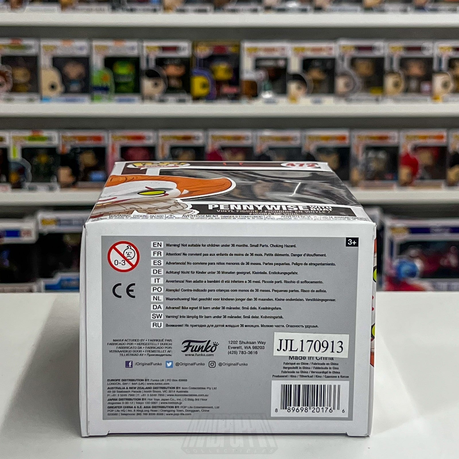 Funko Pop Movies IT Pennywise With Boat Blue Eyes 472 Horror Clown Vinyl Figure7