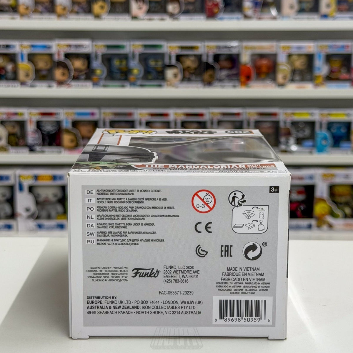 Funko Pop Star Wars The Mandalorian w/The Child 402 Grogu Baby Yoda Vinyl Figure