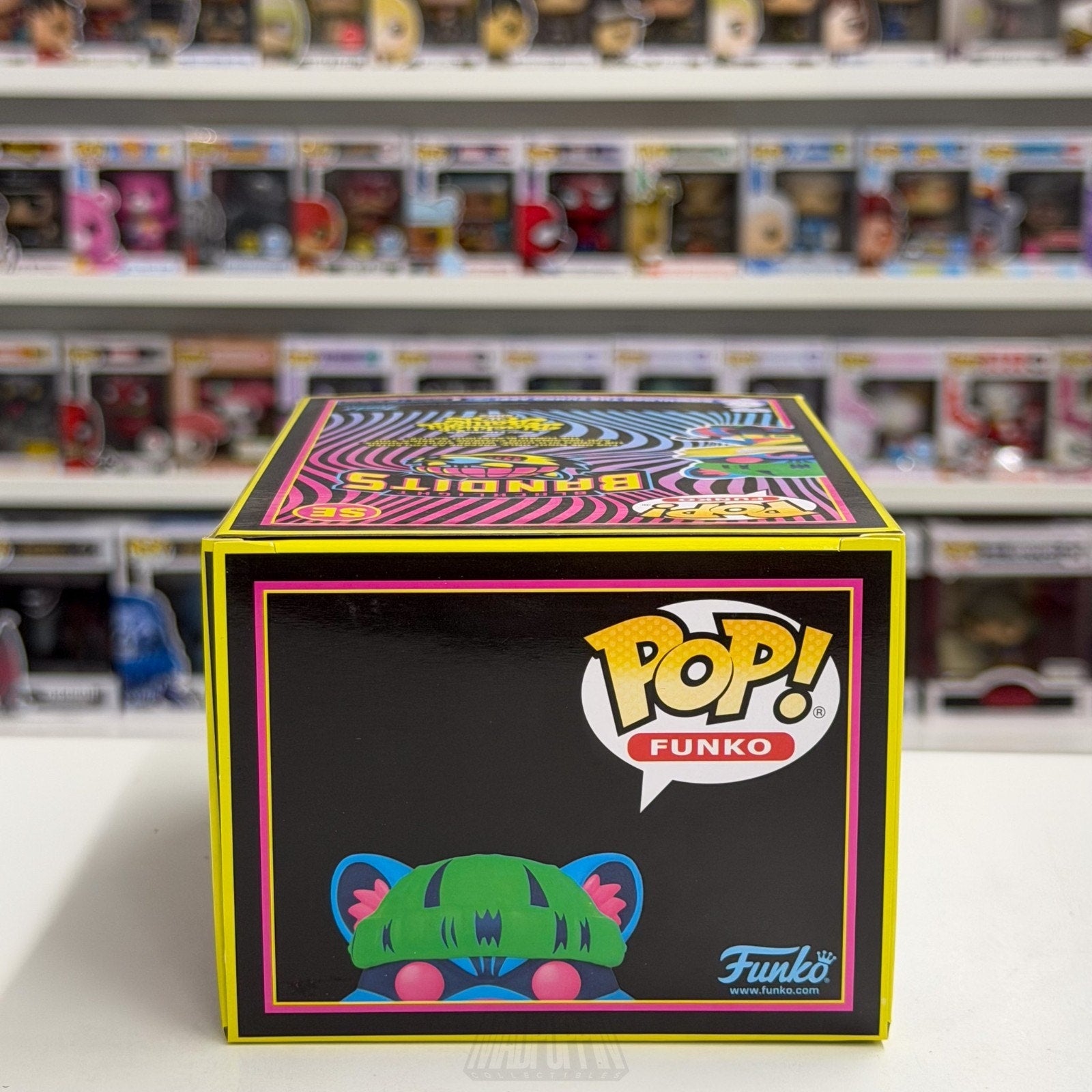Funko Pop Fundays Blacklight Battle Bandits Glow SE 500 PCS Raccoon Vinyl Figure
