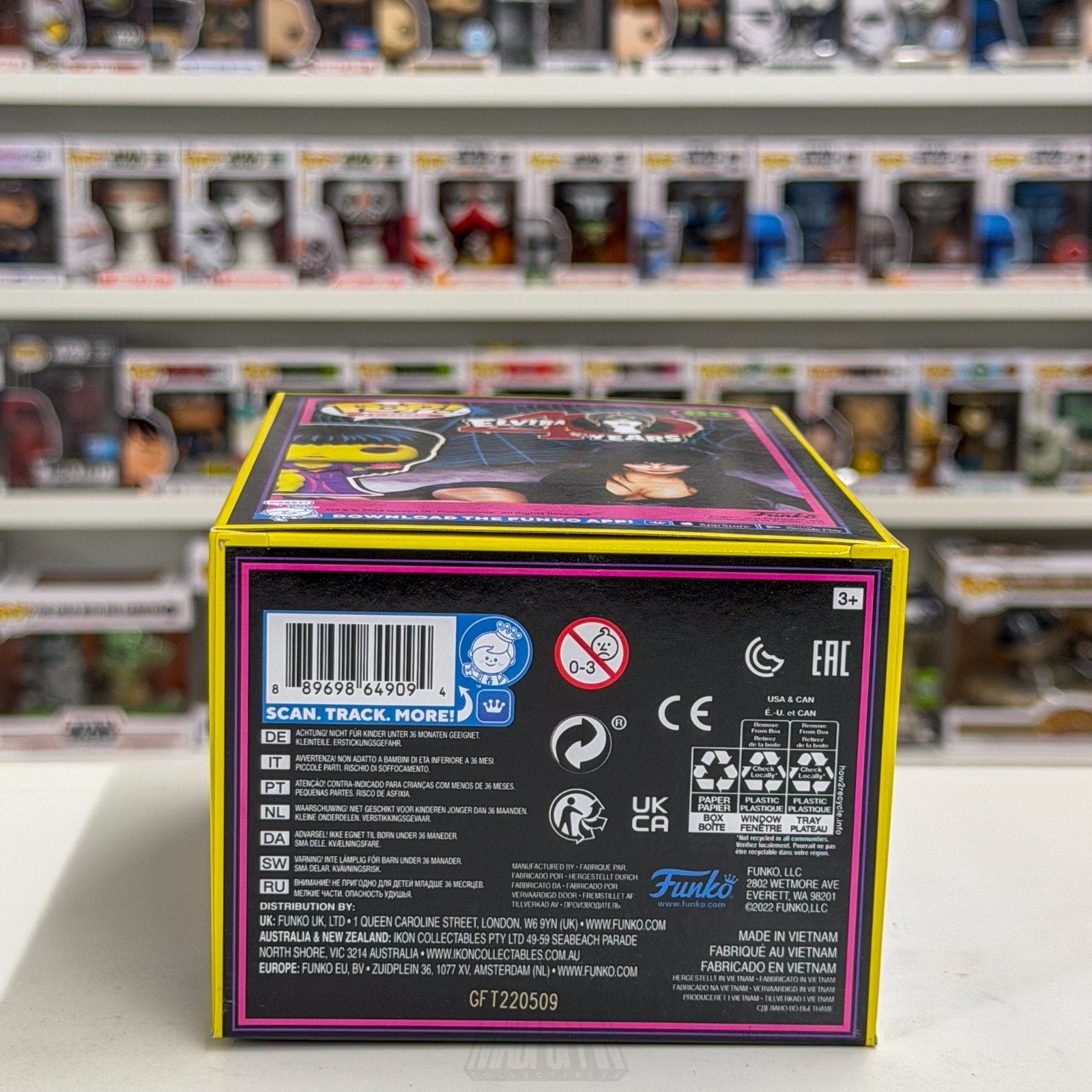 Funko Pop Icons Elvira Entertainment Earth Blacklight 68 Horror Toy Vinyl Figure