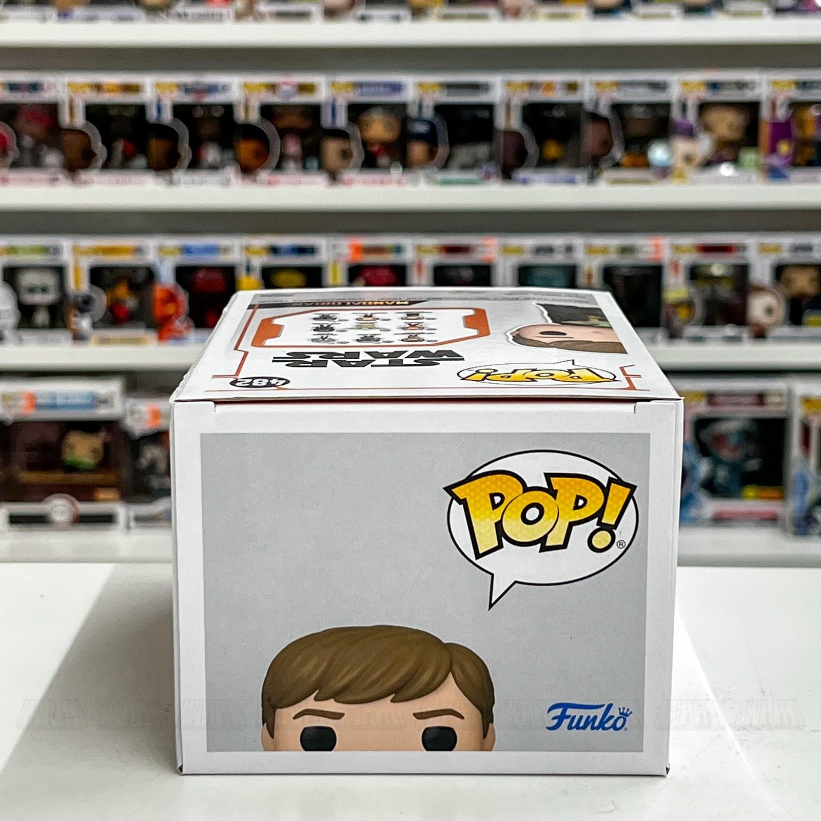 Funko Pop! Star Wars 482 Luke Skywalker with Grogu Mandalorian Figure Bobblehead