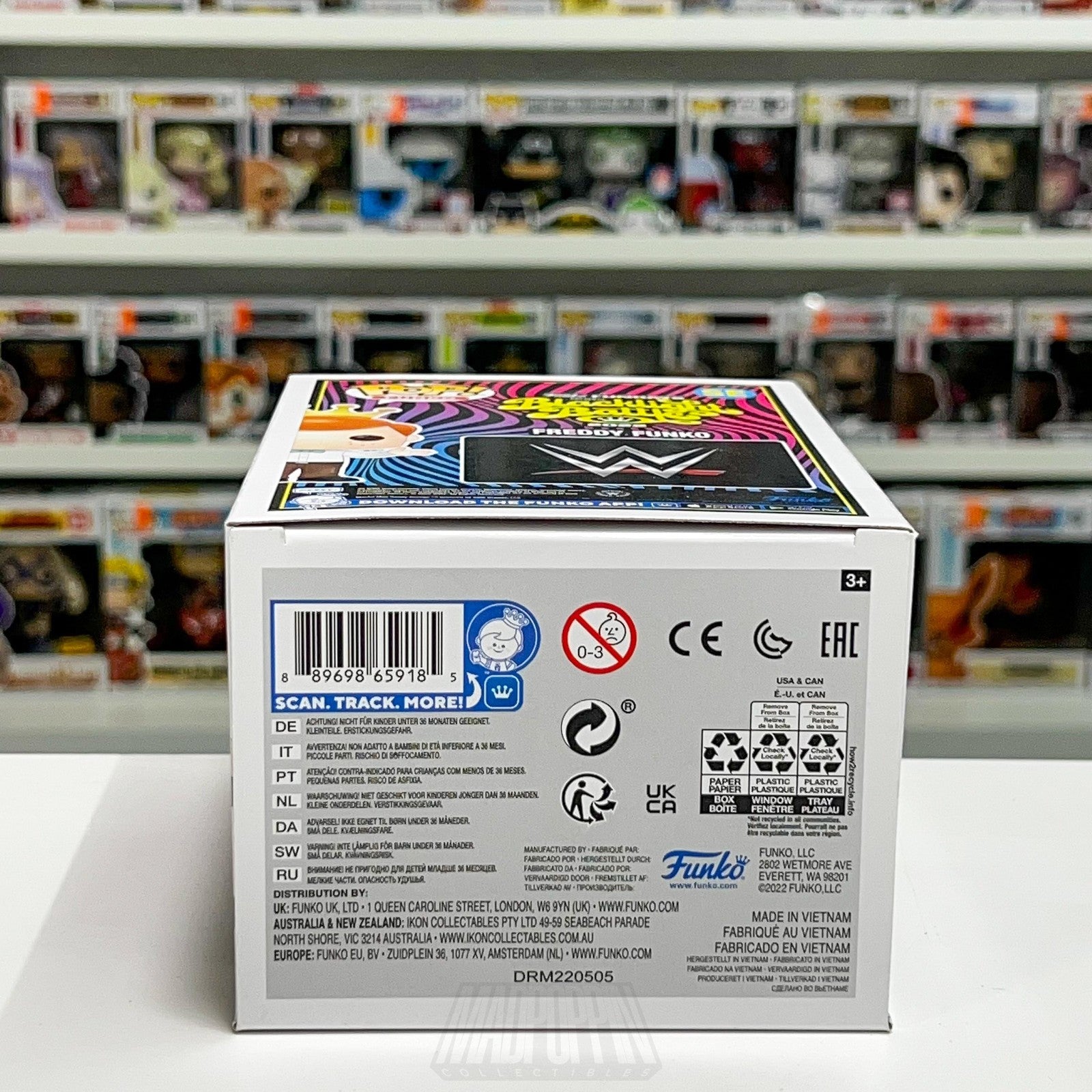 Funko Pop SE Freddy Funko Macho Man Randy Savage WWE Blacklight 2022 2000 PCS