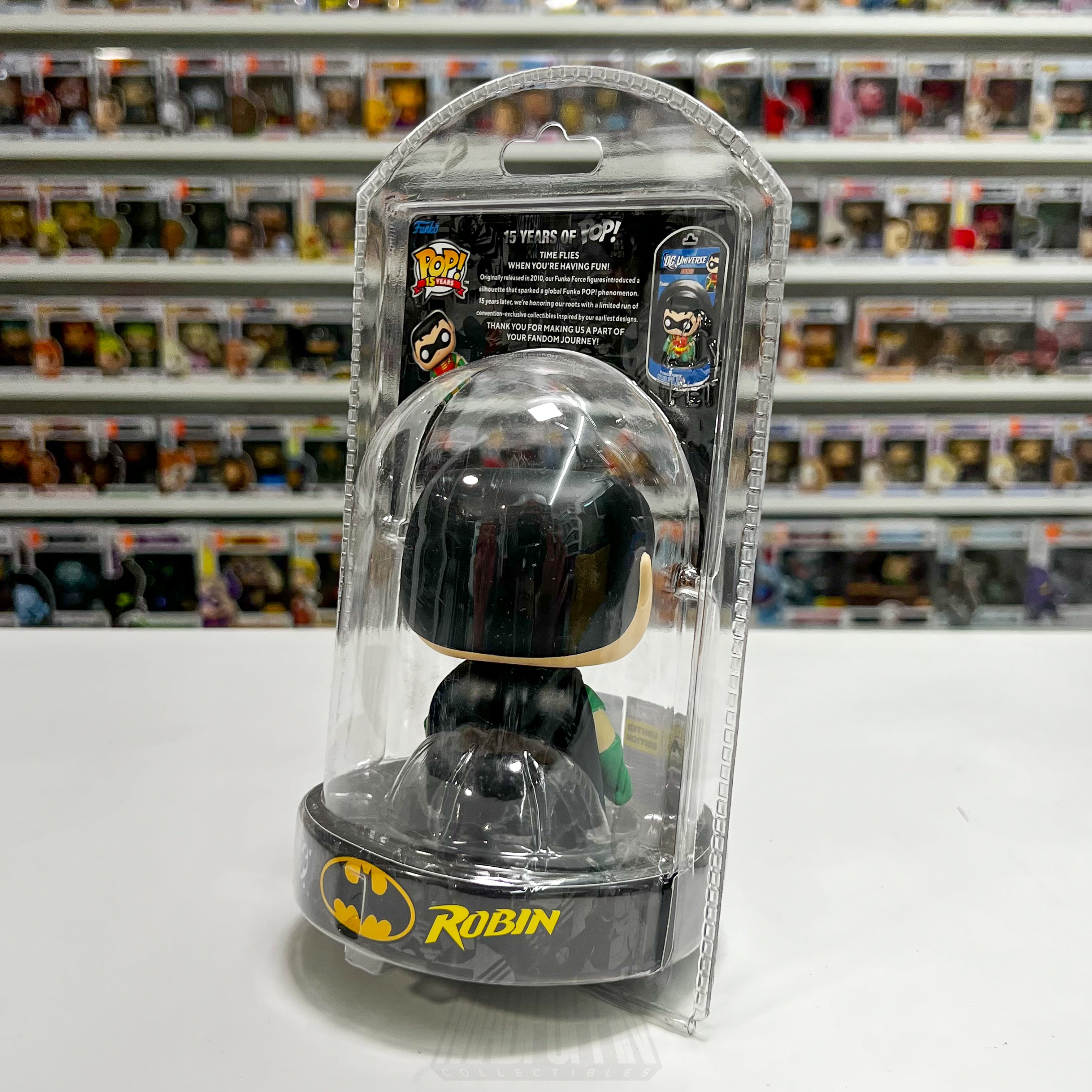 Funko Pop DC Heroes Robin Clamshell SDCC 2025 Exclusive LE 2010 Pcs Boy Wonder - Madpoppin