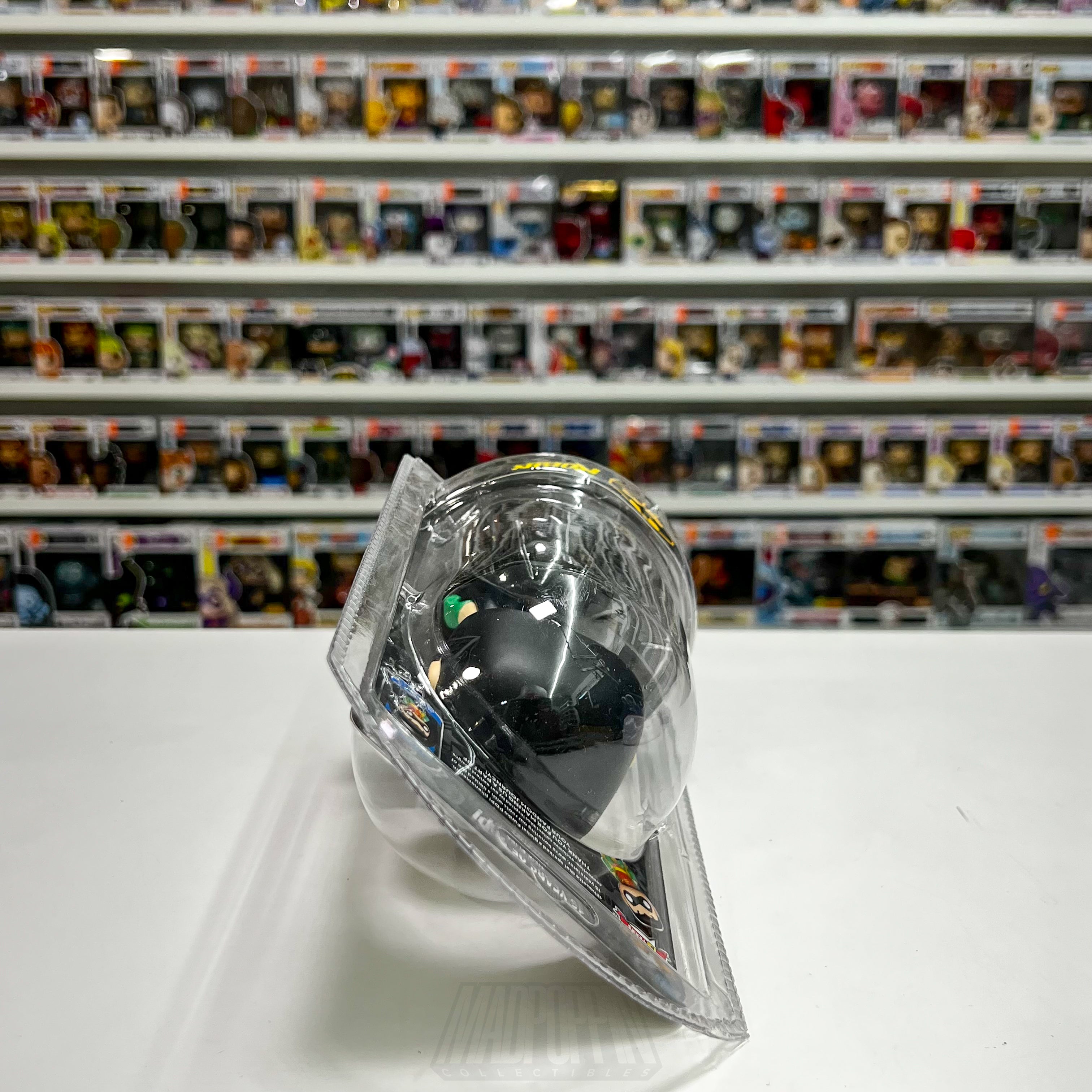 Funko Pop DC Heroes Robin Clamshell SDCC 2025 Exclusive LE 2010 Pcs Boy Wonder - Madpoppin