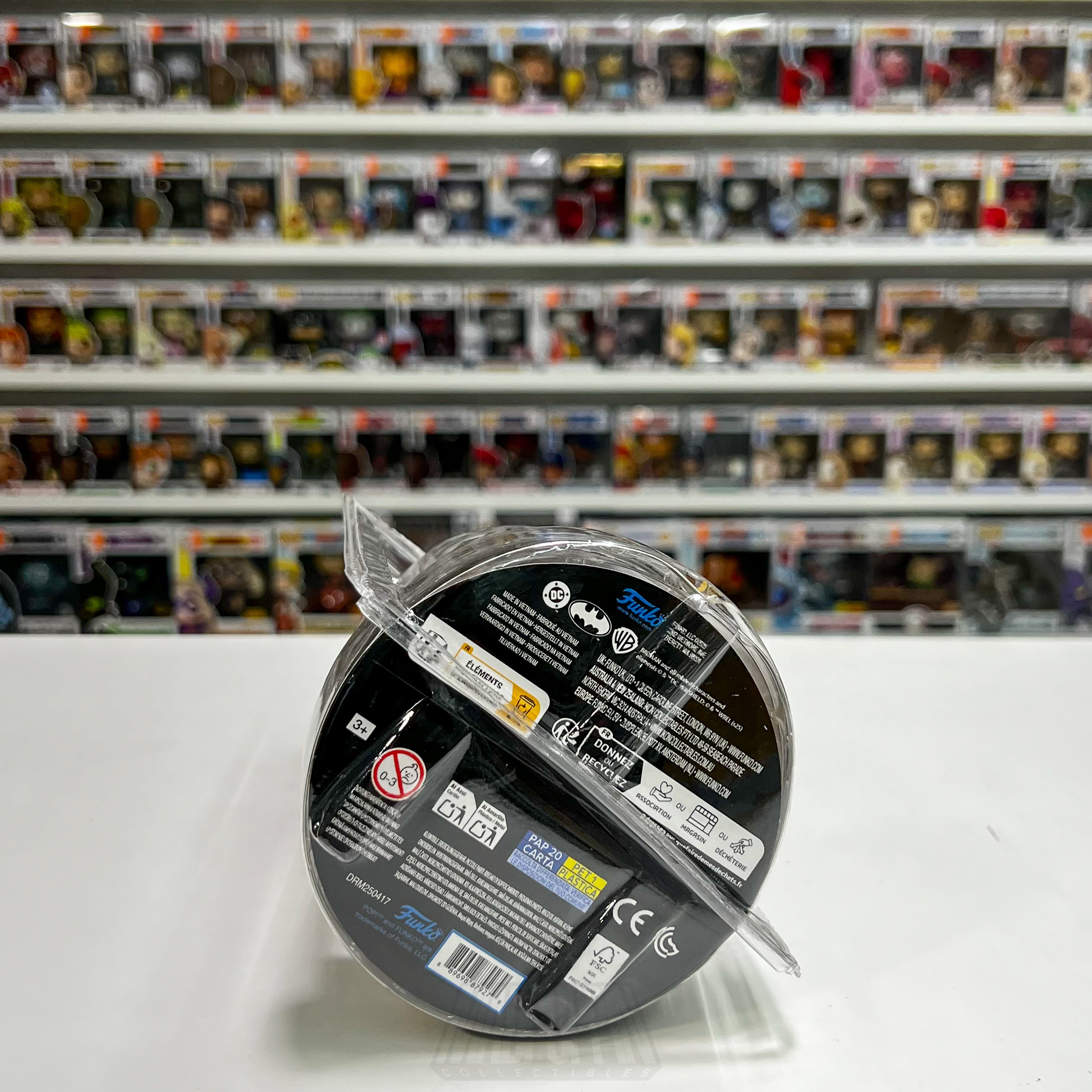 Funko Pop DC Heroes Penguin Clamshell SDCC 2025 Exclusive LE 2010 Pieces Batman - Madpoppin