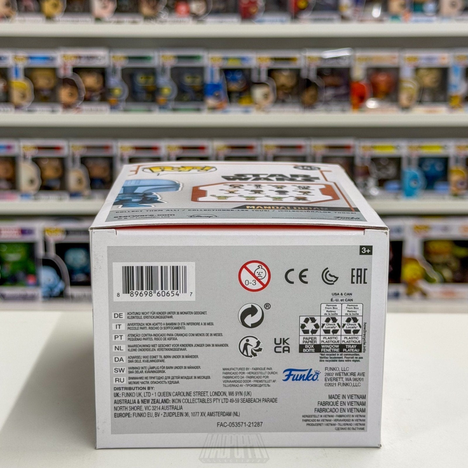 Funko Pop Star Wars Mandalorian Holographic Glow Entertainment Earth 345 Figure